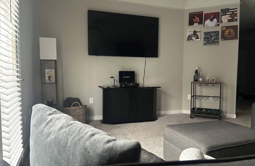 Kennesaw Apartment | Charming 2-Bedroom Apt with WiFi & Fitness Room, Near Truist Park in Metro ATL