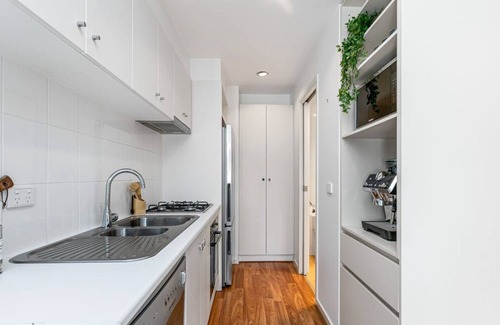 Williamstown Apartment | Charming 2-bedroom apartment with AC, WiFi in beautiful Williamstown