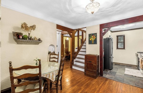 Hazel Park House | Charming 2-bedroom bungalow with WiFi, AC in Hazel Park