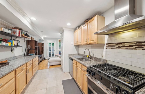 Shaw House | Charming 2-bedroom Bungalow near Center D.C.