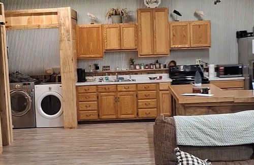 Danville House | Charming 2-bedroom barn in fabulous Danville with WiFi,Games,Serene atmosphere