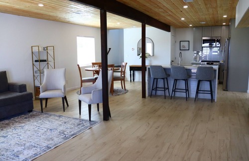 Anza House | Charming 2-bedroom Barndominium in Anza with AC, WiFi. Enjoyable getaway