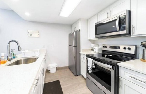 Windsor Park Condo | Charming 2-bedroom Beach Access Condo in marvelous Freeport, Lucaya