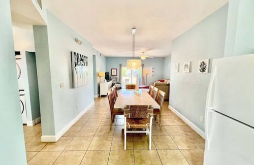 Alice Town Apartment | Charming 2-bedroom apartment for a family of 7 in gorgeous Bimini