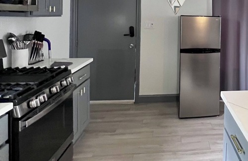 Houston House | Charming 2-bedroom building in fabulous Houston with AC, WiFi