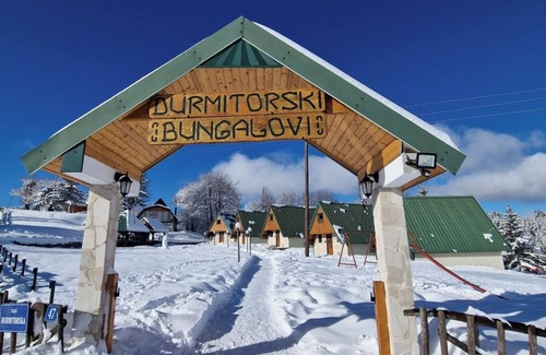 Zabljak House | Charming 2-bedroom bungalow in welcoming Žabljak with WiFi