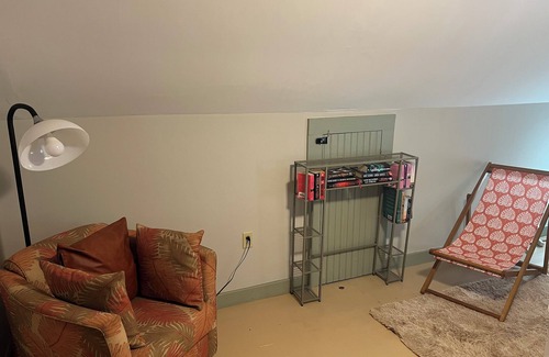 Milton House | Charming 2-bedroom bungalow with WiFi, AC in delightful Milton