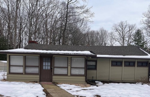 Chesapeake Ranch Estates-Drum Point House | Charming 2-bedroom bungalow in Lusby .with open floor plan