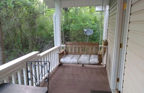 Sylva House | Charming 2-bedroom bungalow in Sylva with WiFi, Streaming TV. Near WCU.