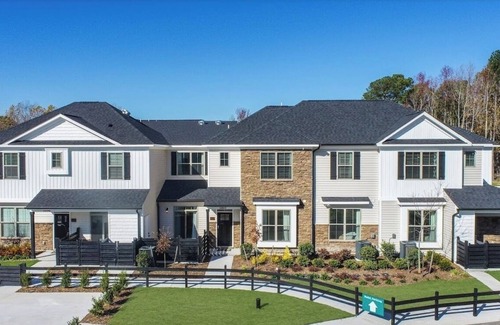 Carrollton Condo | Charming 2-bedroom condo with WiFi, AC in brilliant Carrollton 10 min from beach