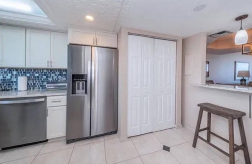 Feather Sound Condo | Charming 2-bedroom condo with Ocean View, AC, WiFi in gorgeous Clearwater