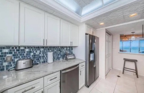 Feather Sound Condo | Charming 2-bedroom condo with Ocean View, AC, WiFi in gorgeous Clearwater