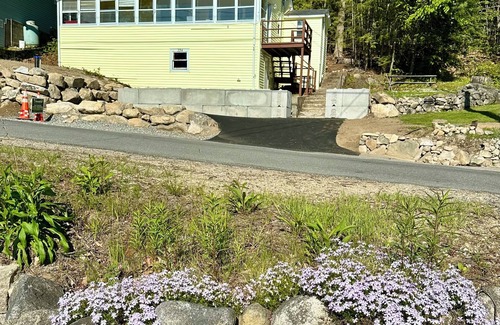 New Durham Cottage | Charming 2-bedroom cottage on Merry Meeting Lake in New Durham, NH with WiFi/AC