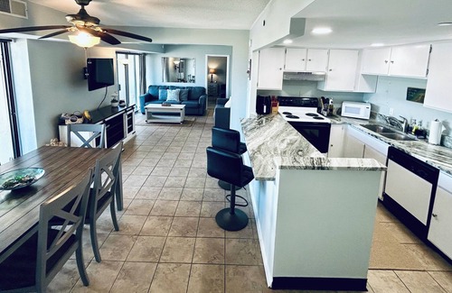 Ocean City Condo | Charming 2-bedroom condo steps from beach in Ocean City with pool and sundeck