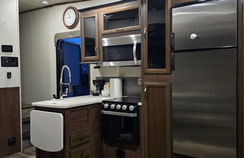 San Rafael House | Charming 2-bedroom C-class with WiFi, AC in San Rafael minutes from BLM Hunting