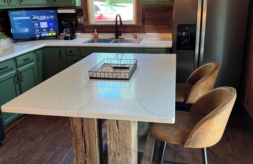Wadesville Cabin | Charming 2-bedroom cabin in enchanting Wadesville with Heat, AC, WiFi, Hot Tub