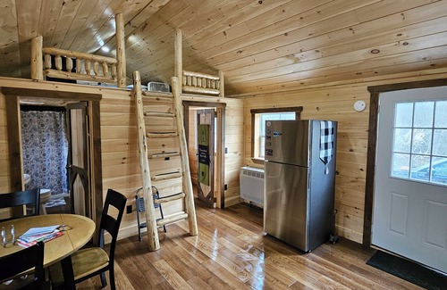 Winterport Cabin | Charming 2-bedroom cabin in delightful Winterport with WiFi, AC