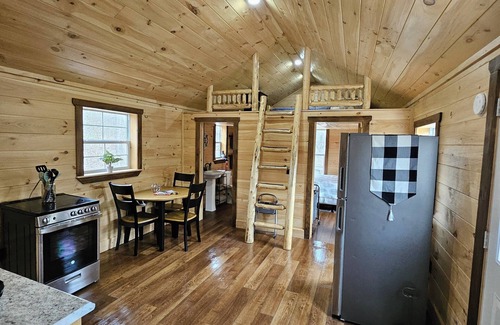 Winterport Cabin | Charming 2-bedroom cabin in delightful Winterport with WiFi, AC