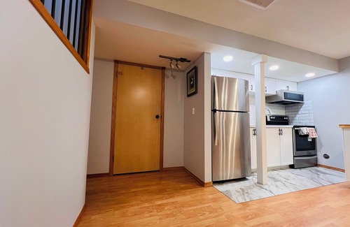 Medicine Hat House | Charming 2- bedroom basement house with WiFi, AC in wonderful Medicine Hat