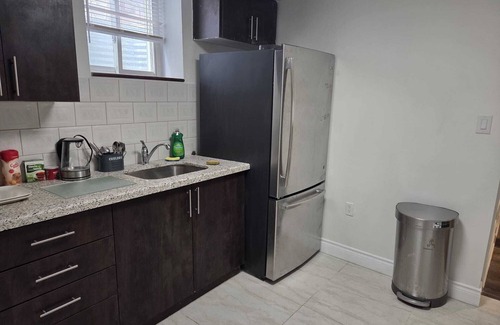Hurontario House | Charming 2-bedroom basement in Mississauga