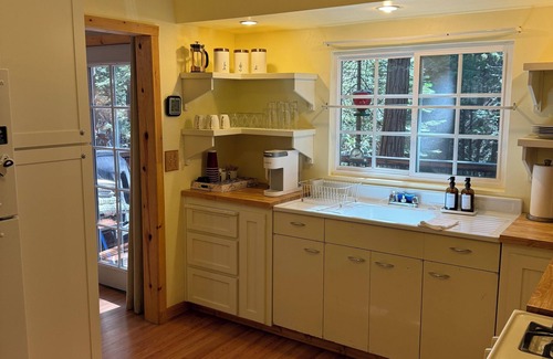 Long Barn Cabin | Charming 2-bedroom cabin in delightful Long Barn with WiFi