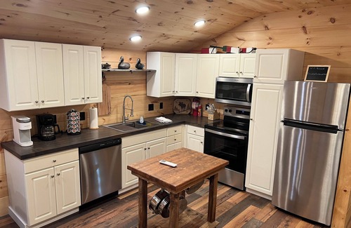 Camp Dix Cabin | Charming 2 Bedroom Cabin in Vanceburg-Your Gateway to Kentucky's Natural Beauty