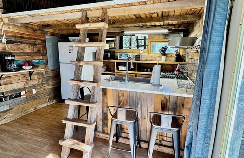 Wimberley Cabin | Charming 2-bedroom cabin in soothing Wimberley