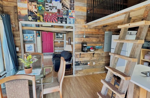 Wimberley Cabin | Charming 2-bedroom cabin in soothing Wimberley