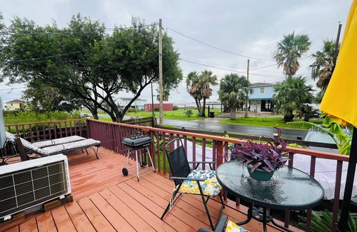 Dickinson Cabin | Charming 2-bedroom cabin with WiFi, AC in tranquil surrounding.