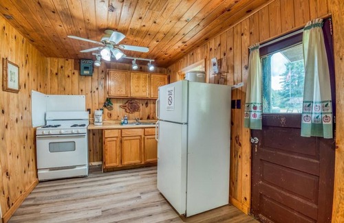 Puposky Cabin | Charming 2-bedroom cabin on Three Island Lake in Bemidji, MN