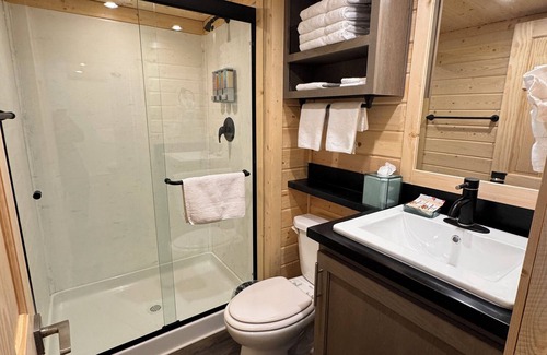 Moab South Valley Cabin | Charming 2-bedroom cabin #108 with AC, Wi-Fi in lovely Moab