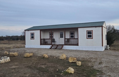 Cumby Cabin | Charming 2-bedroom cabin with all essential living necessities on 10 acres-Cumby