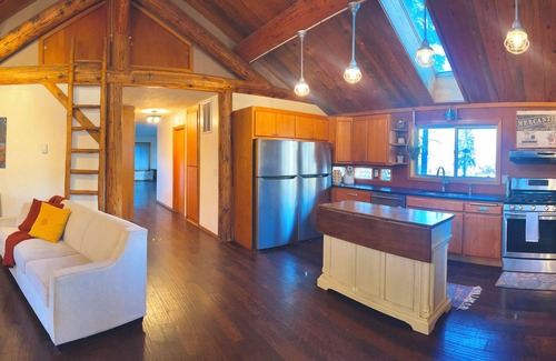 Dayton Cabin | Charming 2-bedroom cabin near Bluewood Ski Resort