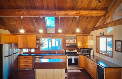 Dayton Cabin | Charming 2-bedroom cabin near Bluewood Ski Resort