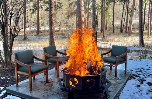 Dayton Cabin | Charming 2-bedroom cabin near Bluewood Ski Resort