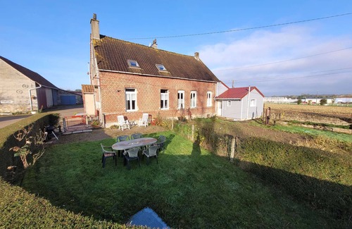 Colembert House | Charming 2-Bedroom Country House with Garden and Terrace, Near Family Campsite