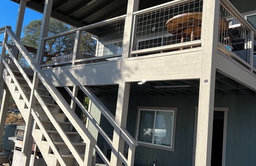 Clearlake Cottage | Charming 2-bedroom cottage with AC and WiFi in Clearlake ON THE LAKEFRONT