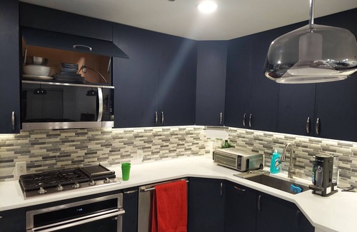 Midwood Condo | Charming 2-bedroom condo in fabulous Brooklyn with AC, WiFi, fitness equipment