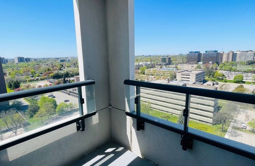 Etobicoke Condo | Charming 2-bedroom condo with WiFi, AC in delightful Toronto