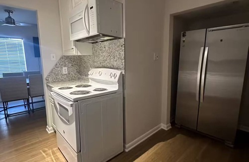 Houston Condo | Charming 2-bedroom condo with WiFi, AC near the Houston Galleria