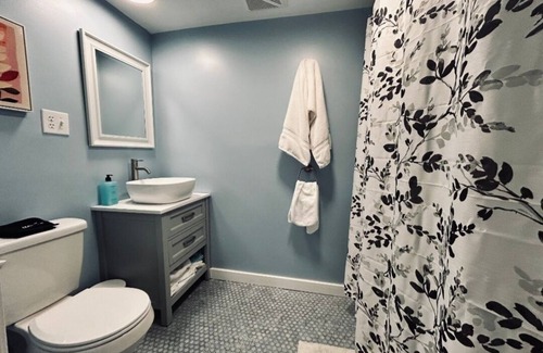 Weirs Beach Condo | Charming 2-bedroom condo with WiFi, AC in enchanting Laconia. Weirs beach.