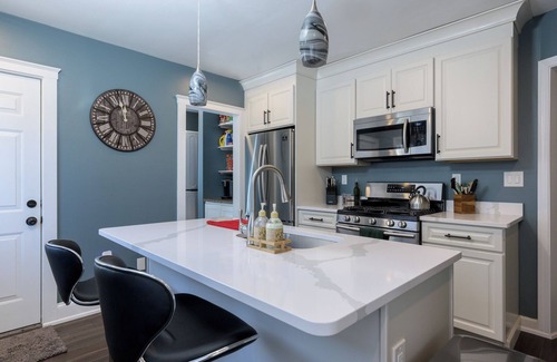 Lower East Mills - Cedar Grove Condo | Charming 2-bedroom condo, 15 min from city with laundry & parking