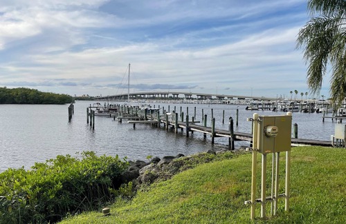 Stuart Condo | Charming 2-bedroom condo in wonderful Stuart