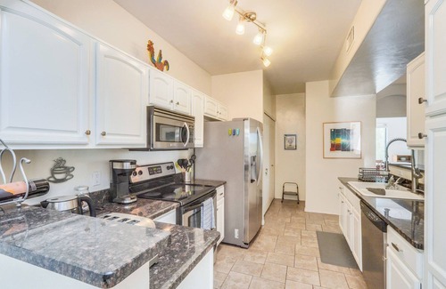Catalina Foothills Estates Condo | Charming 2-bedroom condo at the edge of Catalina foothills, on Tucson Bike Loop