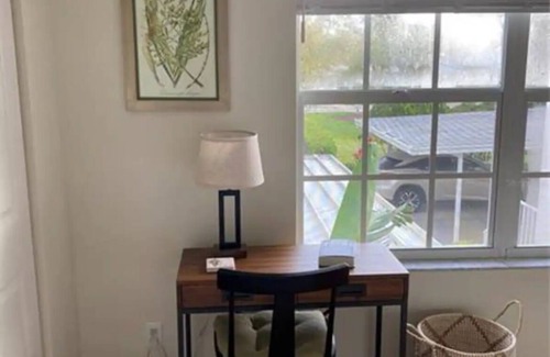Plantation Condo | Charming 2-bedroom condo with WiFi, AC in Beautiful Venice