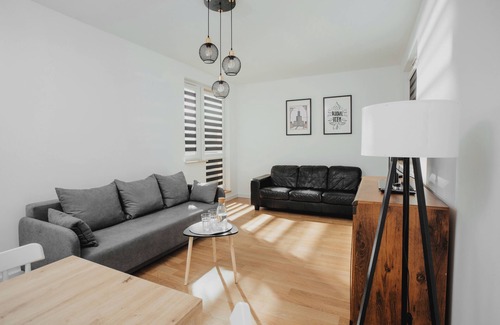 Srodmiescie Condo | Charming 2-bedroom condo with WiFi in Łódź