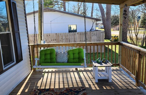 Franklin House | Charming 2 Bedroom Cottage in Franklin
