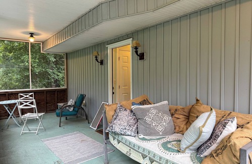Sampson County Cottage | Charming 2-bedroom cottage with WiFi, AC near the Black River in Harrells