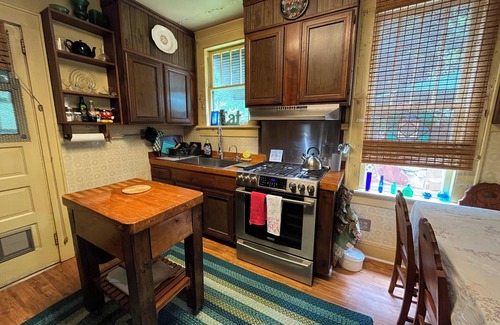 Savannah Cottage | Charming 2-bedroom cottage with fenced yard is pet friendly and waiting for you!