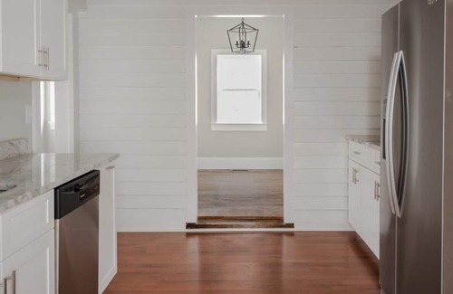 Edenton Cottage | Charming 2-bedroom cottage in Edenton. Near Cotton Mill Village. Downtown.
